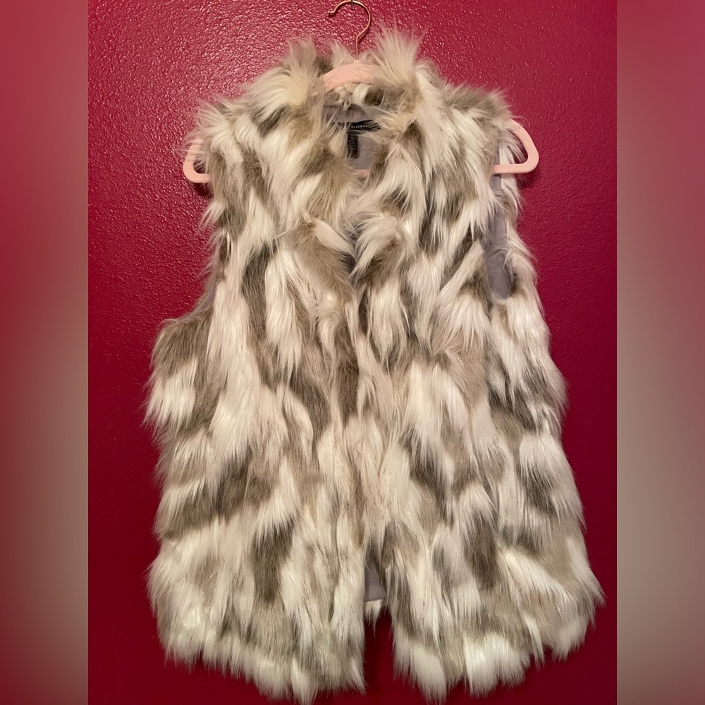 Faux Fur Vest - Cream & Gray Plush Sleeveless Coat